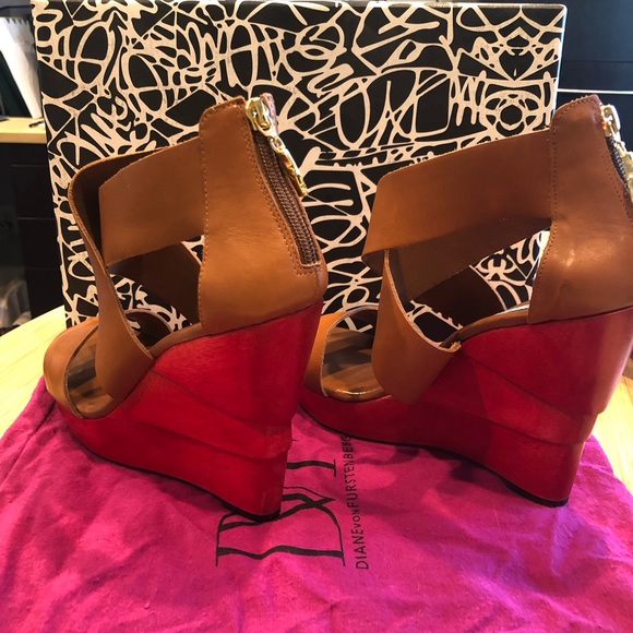 DIANE von FURSTENBERG here $165NWT from NORDSTROM $400. Wedge heels size 9.5 ❤️ - Picture 15 of 16